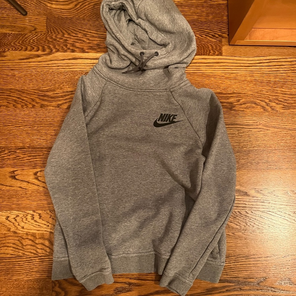 Nike Essentials Funnelneck Pullover Hoodie in Grey, Size Small